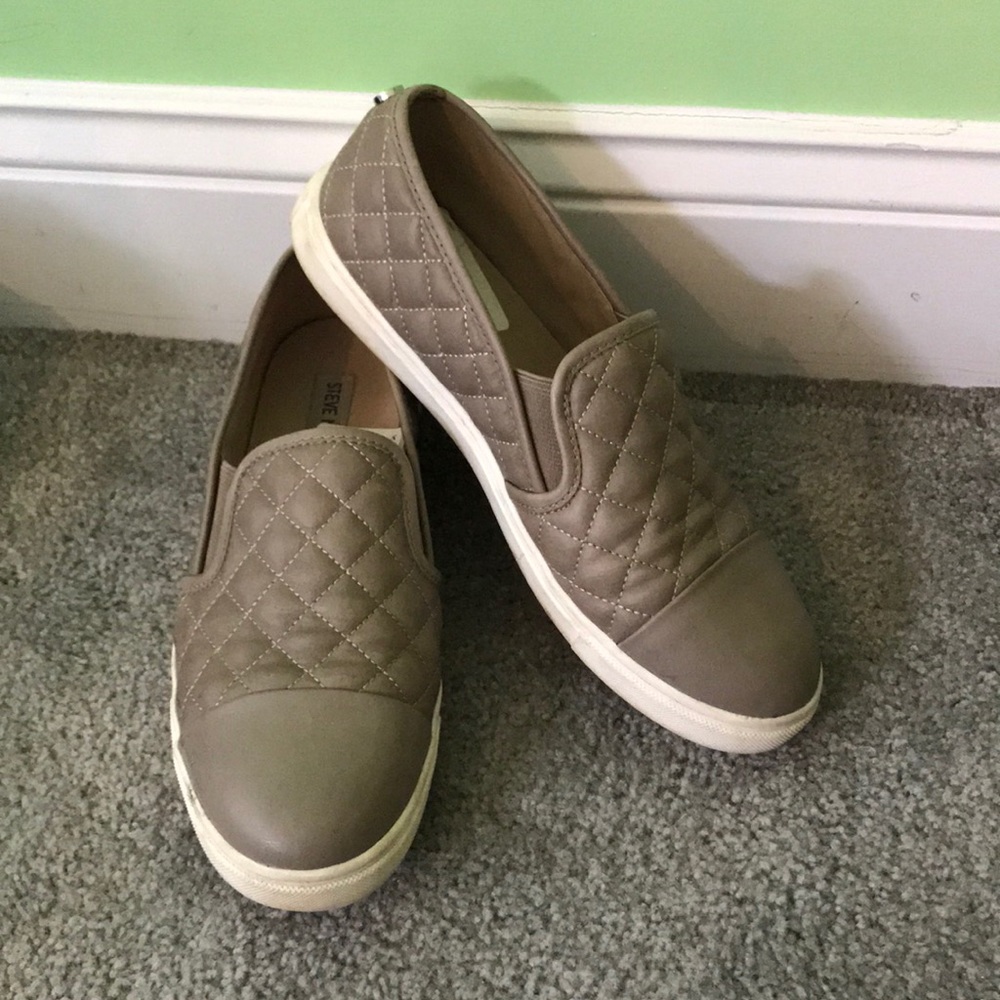 Steve Madden Women's Ecentrcq Slip-On Sneaker